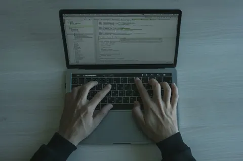 Apple accélère ses mises à jour de sécurité face à la menace IA