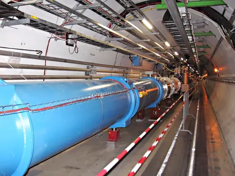 Le CERN modernise son accélérateur de particules pour traquer la matière noire