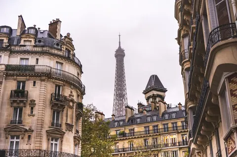 La France face à une dette publique non soutenable selon Jean Peyrelevade