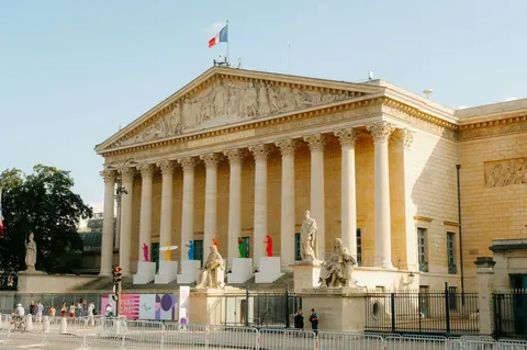 Révision de la loi de bioéthique en France avec 82 recommandations