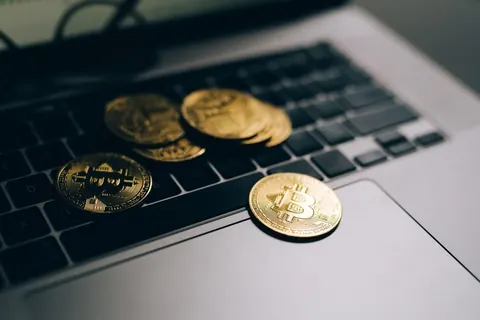 Donald Trump gagne 1,2 milliard de dollars grâce aux cryptomonnaies en 2025